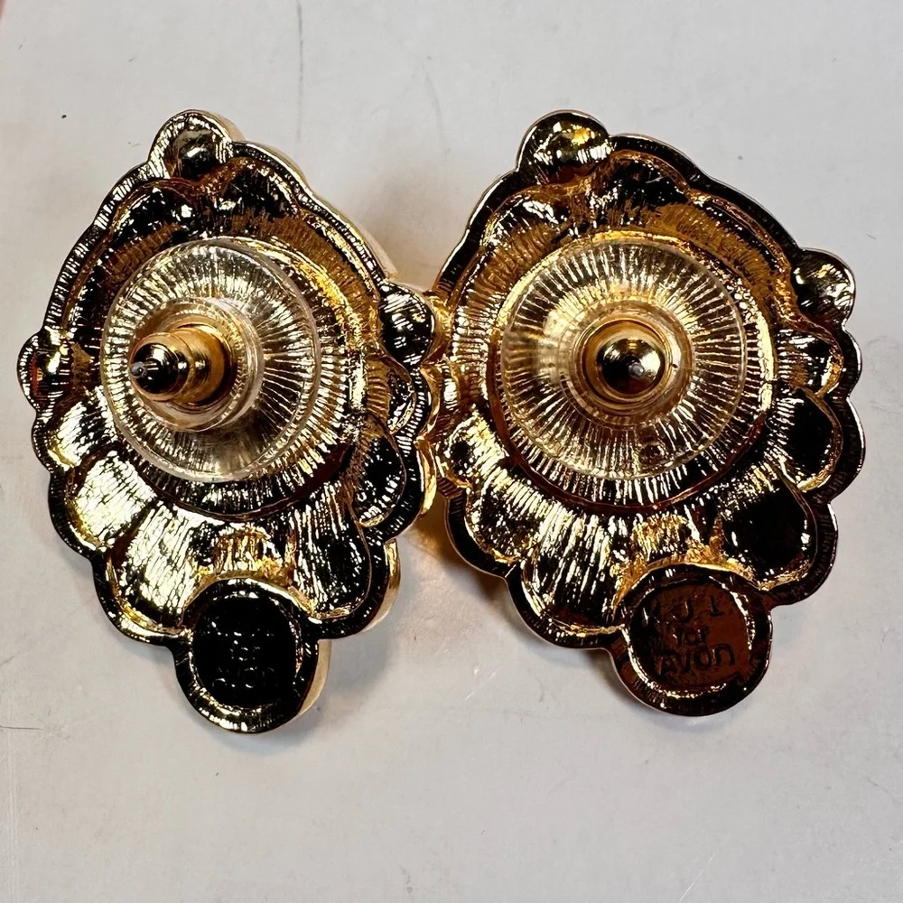 Kenneth J. lane for Avon faux pearl gold tone pierced earrings - Picture 3 of 7